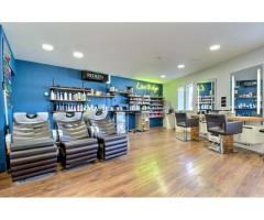 Salon de coiffure dans une zone commercante, à Cabriès (13480)